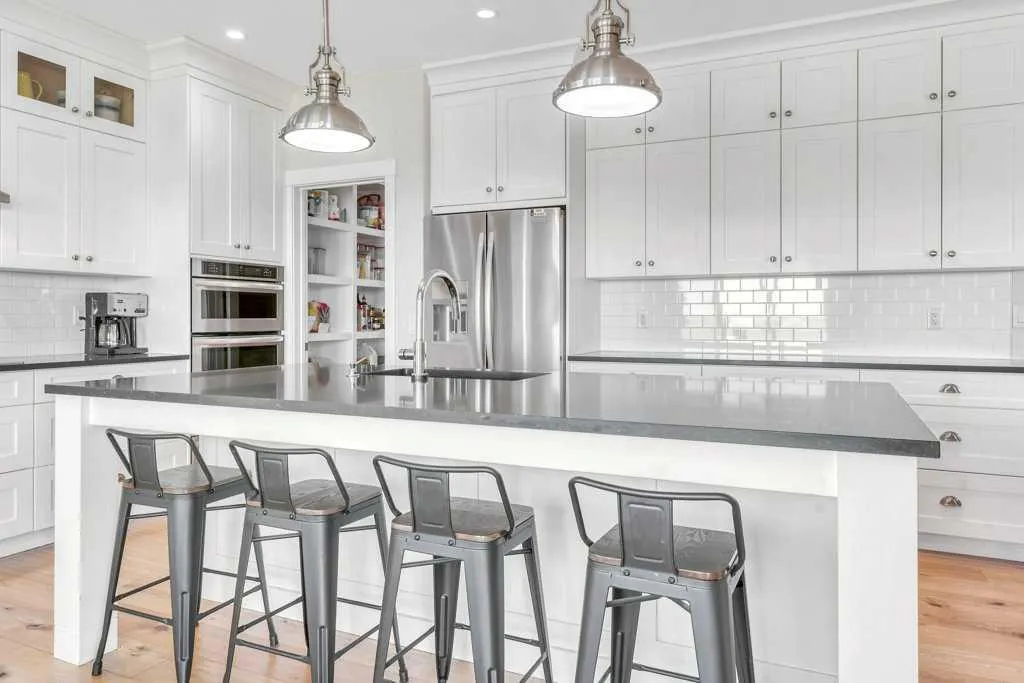 1069 Hillcrest Manor Estates