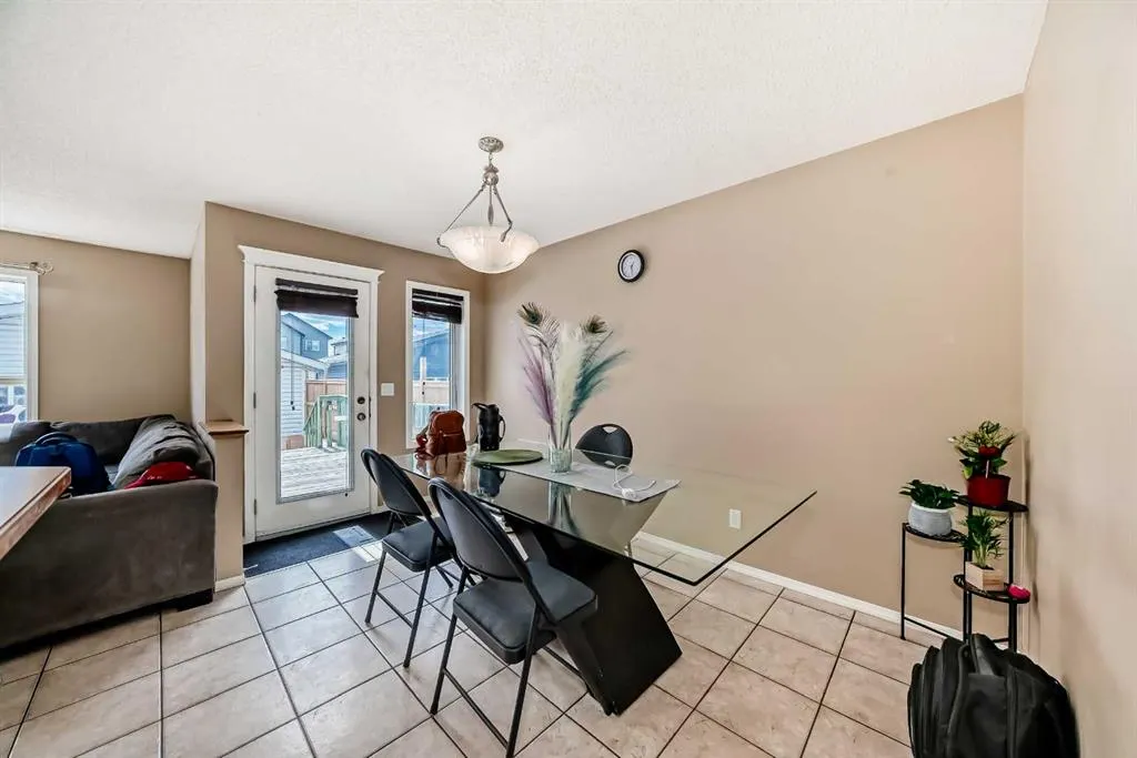 88 Taralea Gardens NE