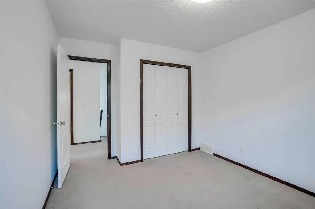 207 Auburn Glen Drive SE