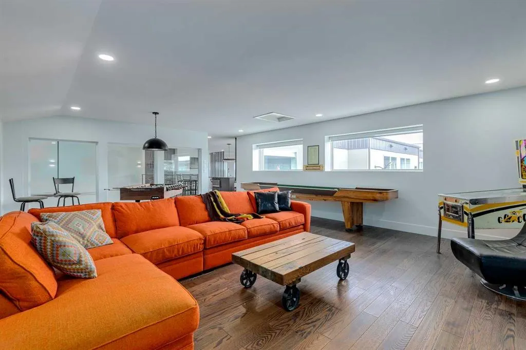 306046 17 Street E, #5