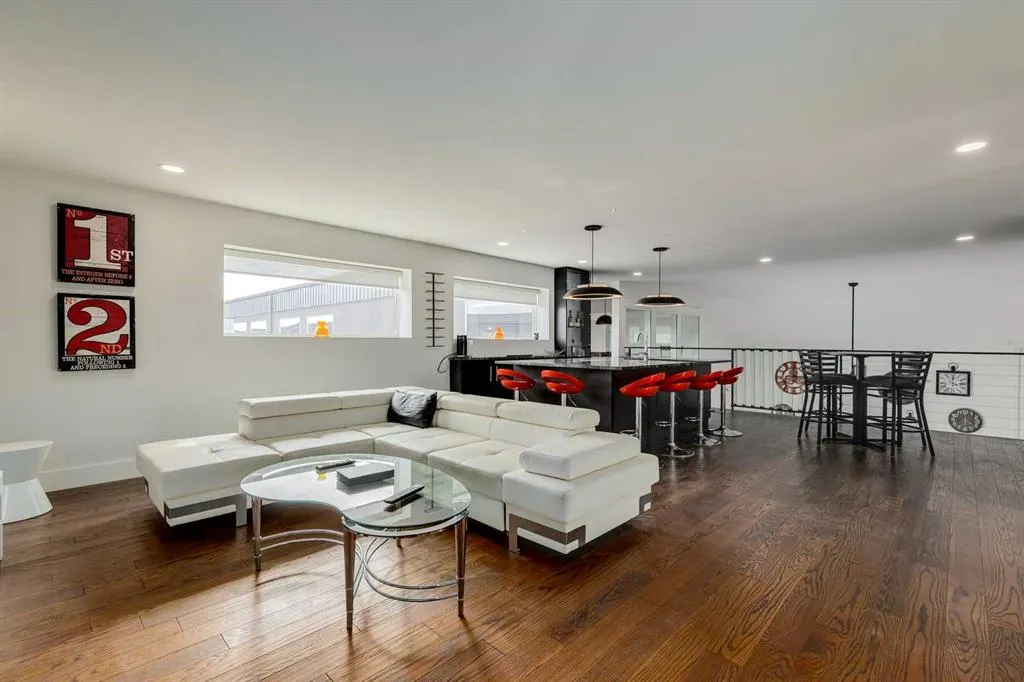 306046 17 Street E, #5