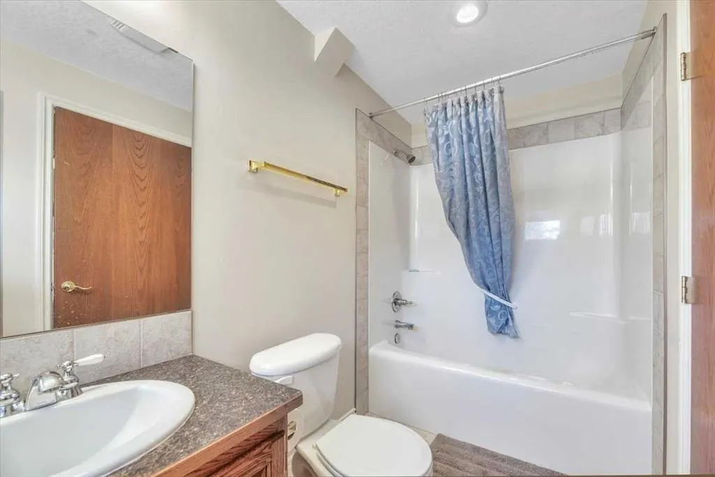 6 Wheeler Place E