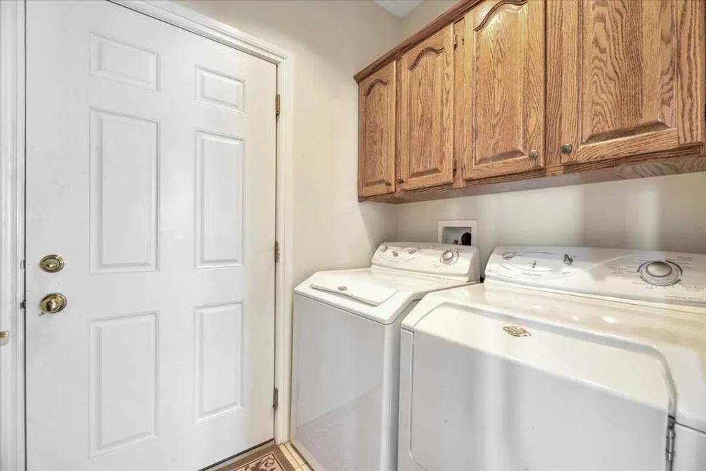 6 Wheeler Place E