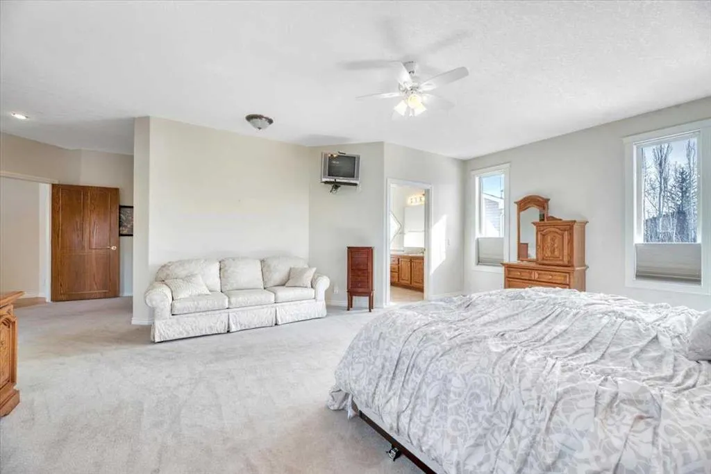 6 Wheeler Place E