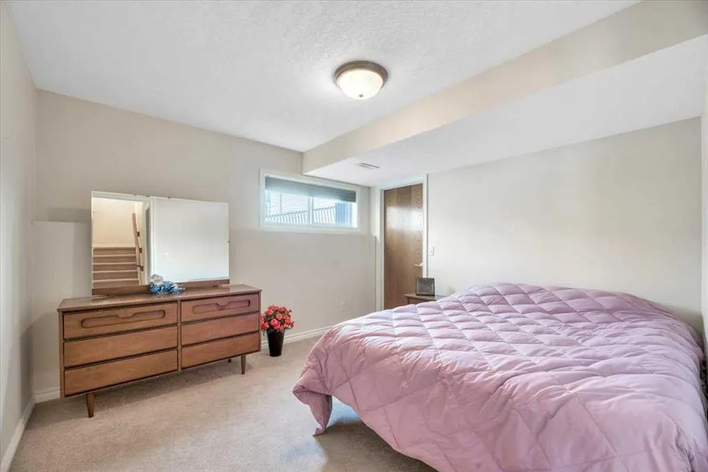 6 Wheeler Place E