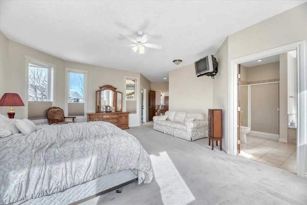 6 Wheeler Place E