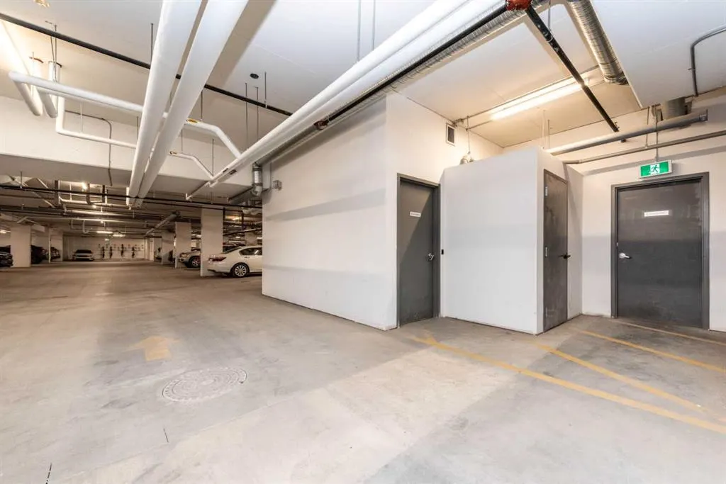 3932 University Avenue NW, #214