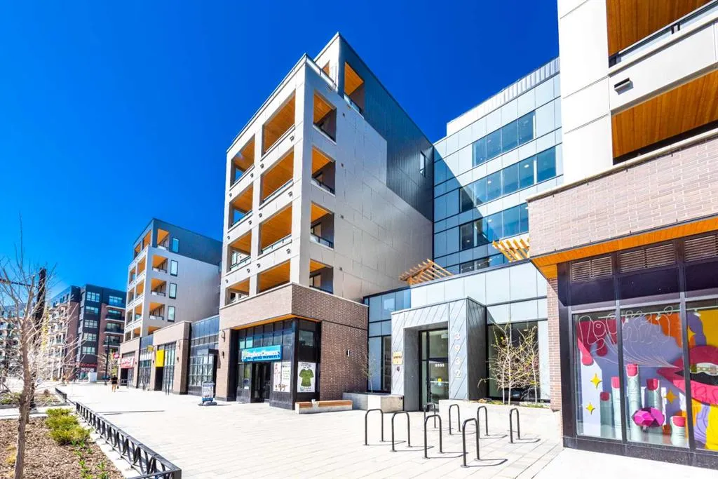 3932 University Avenue NW, #214