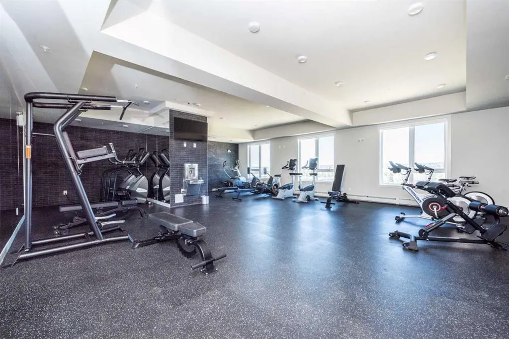 3932 University Avenue NW, #214