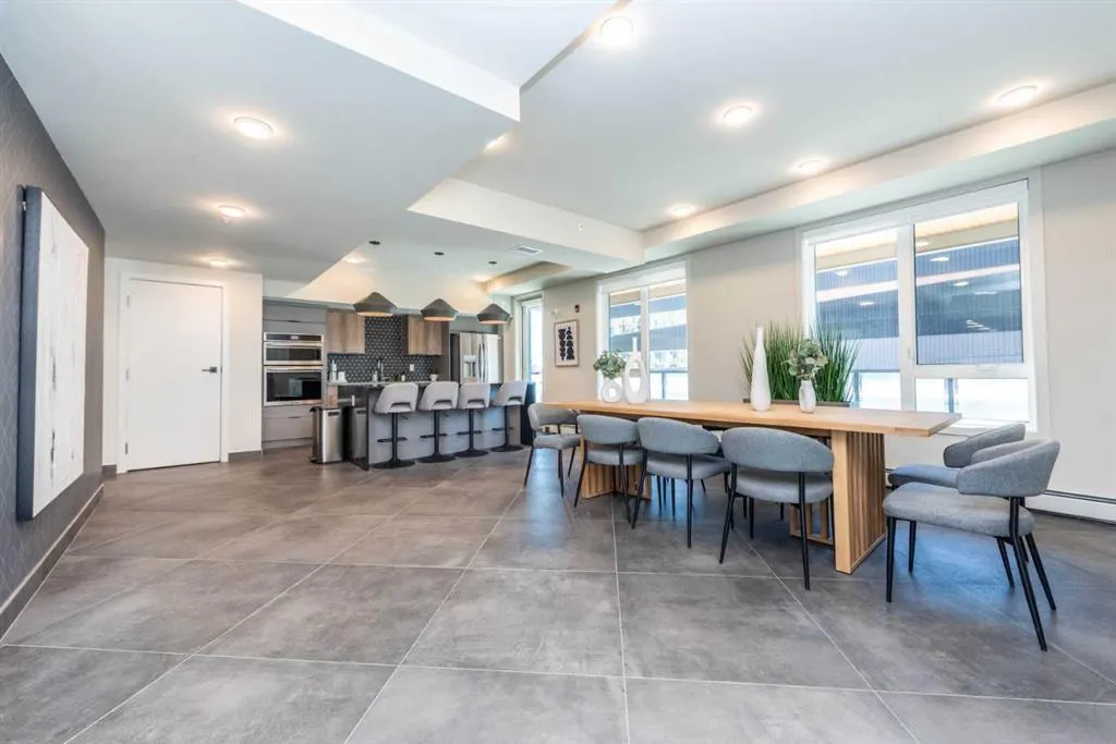 3932 University Avenue NW, #214