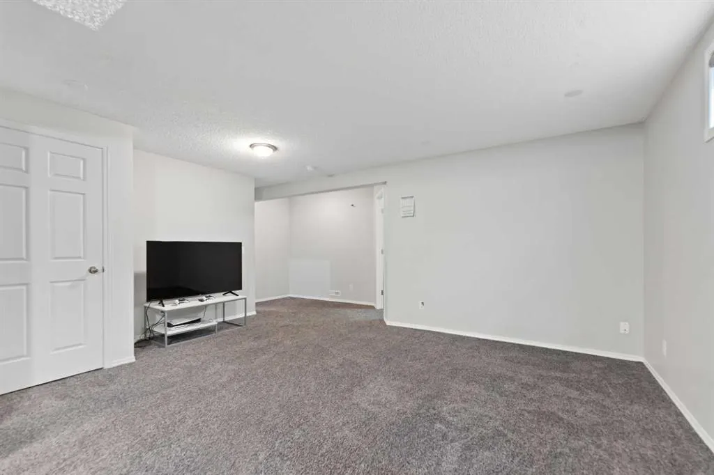 14 Tarington Park NE