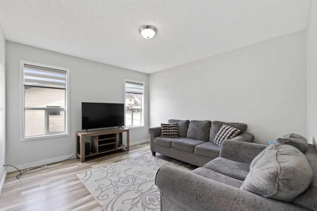 14 Tarington Park NE