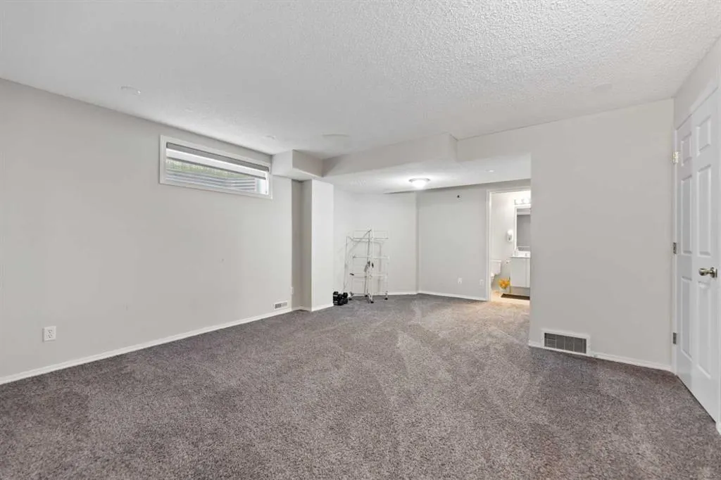 14 Tarington Park NE