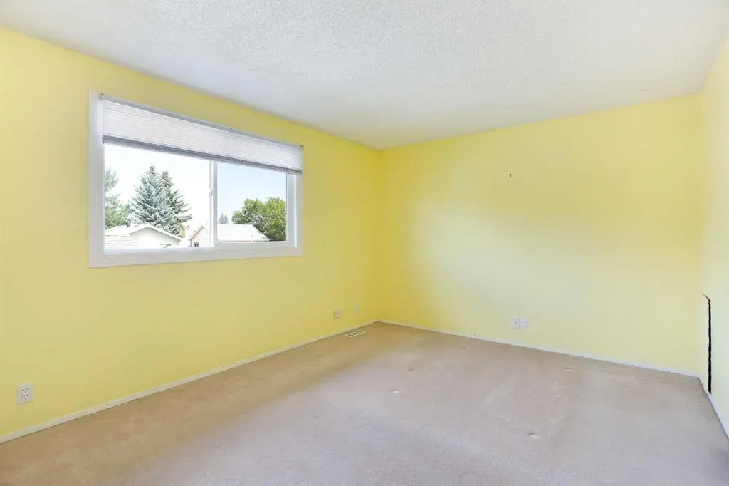 12 Rivervalley Drive SE