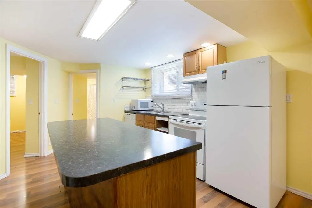 12 Rivervalley Drive SE