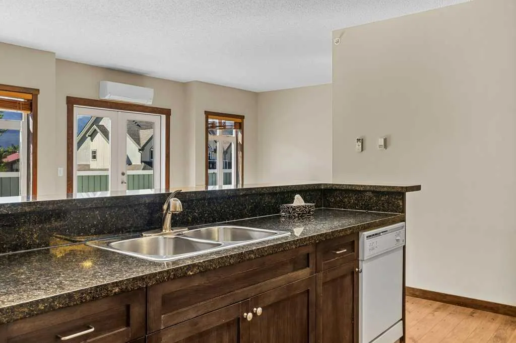 1151 Sidney Street, #302