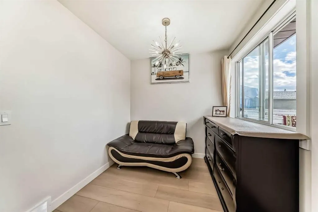 114 Martinbrook Road NE