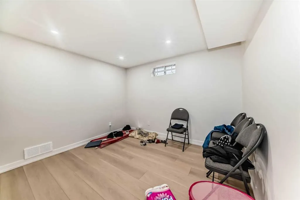 114 Martinbrook Road NE