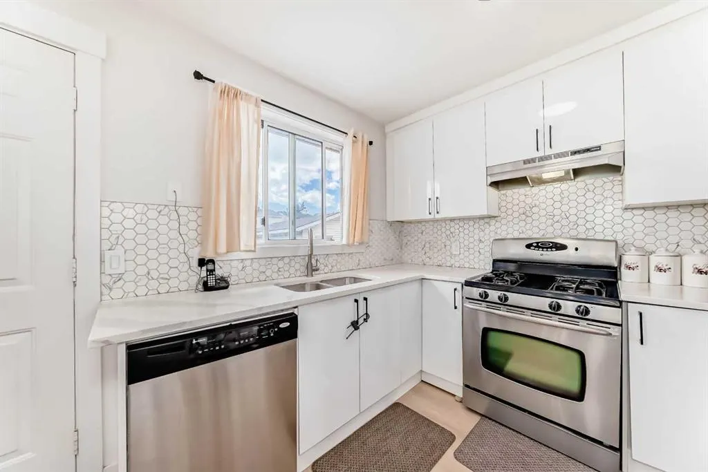 114 Martinbrook Road NE