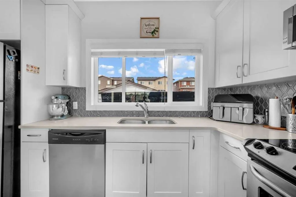 220 Savanna Road NE