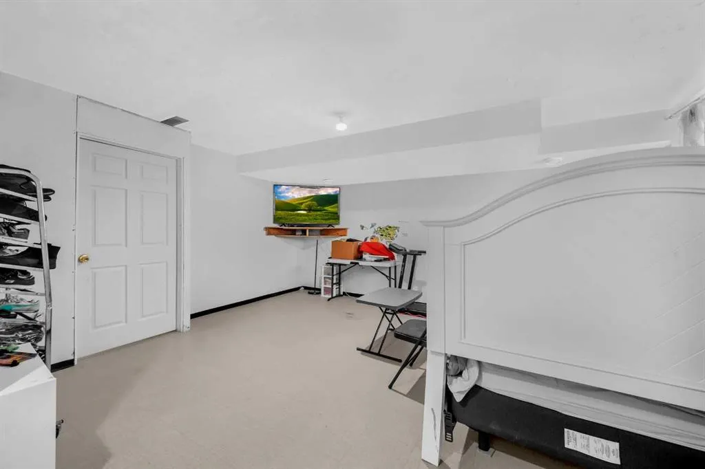 220 Savanna Road NE