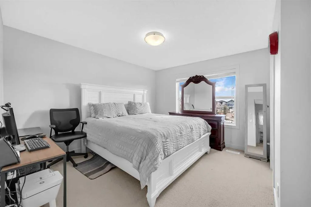 220 Savanna Road NE