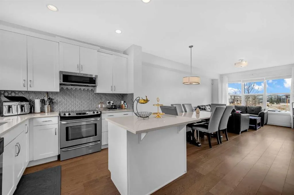220 Savanna Road NE
