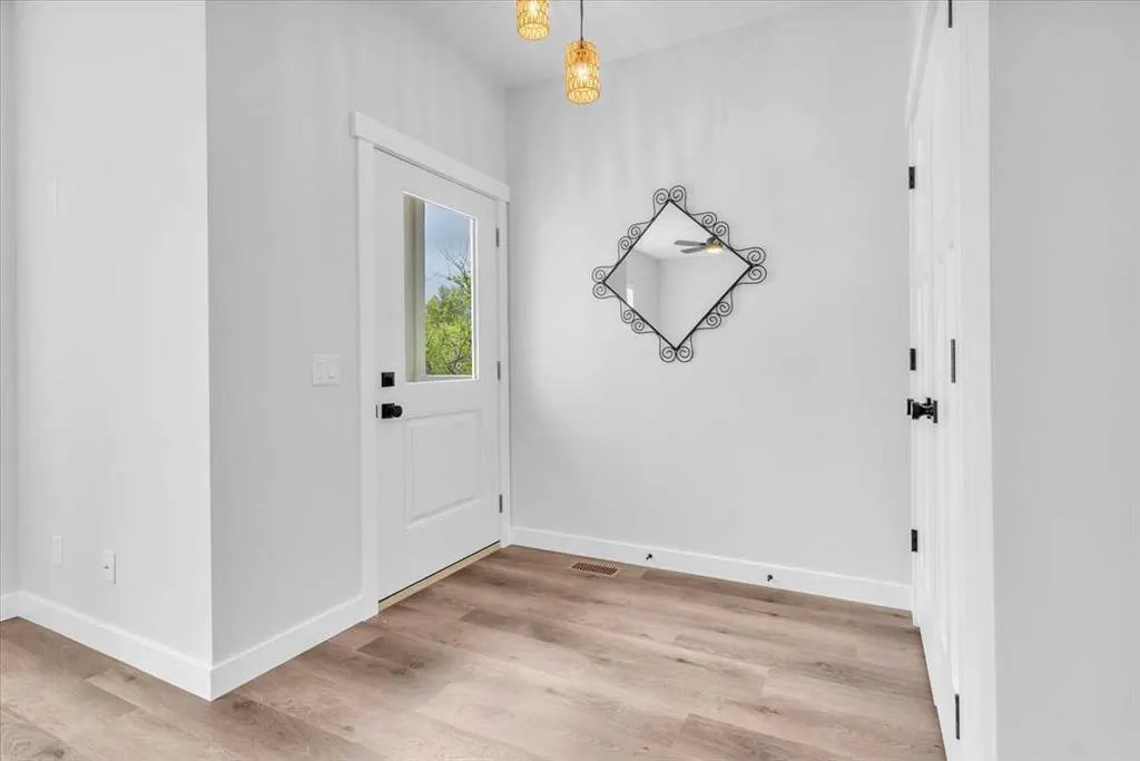 1016 Limit Avenue
