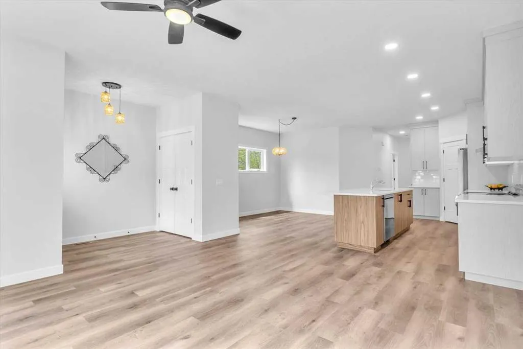 1016 Limit Avenue