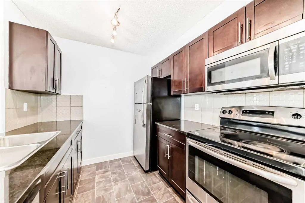 5 Saddlestone Way NE, #205