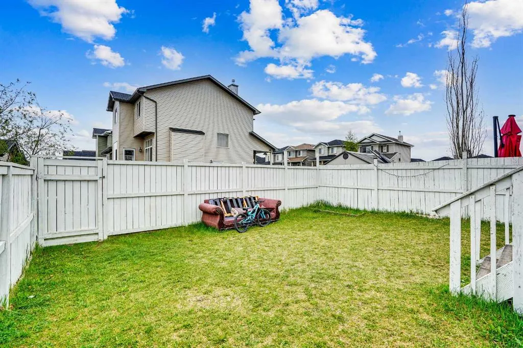 94 Taralake Way NE