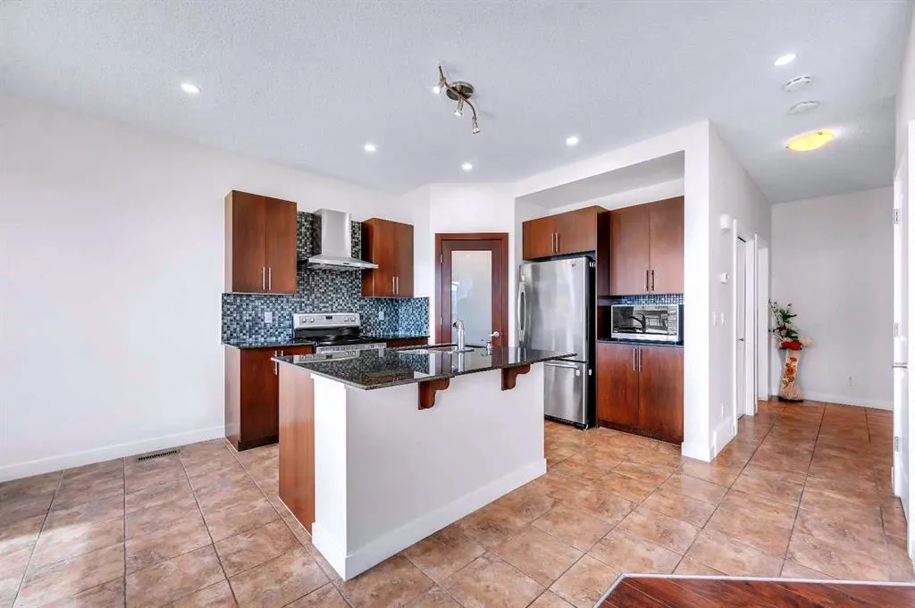 116 Skyview Shores Manor NE