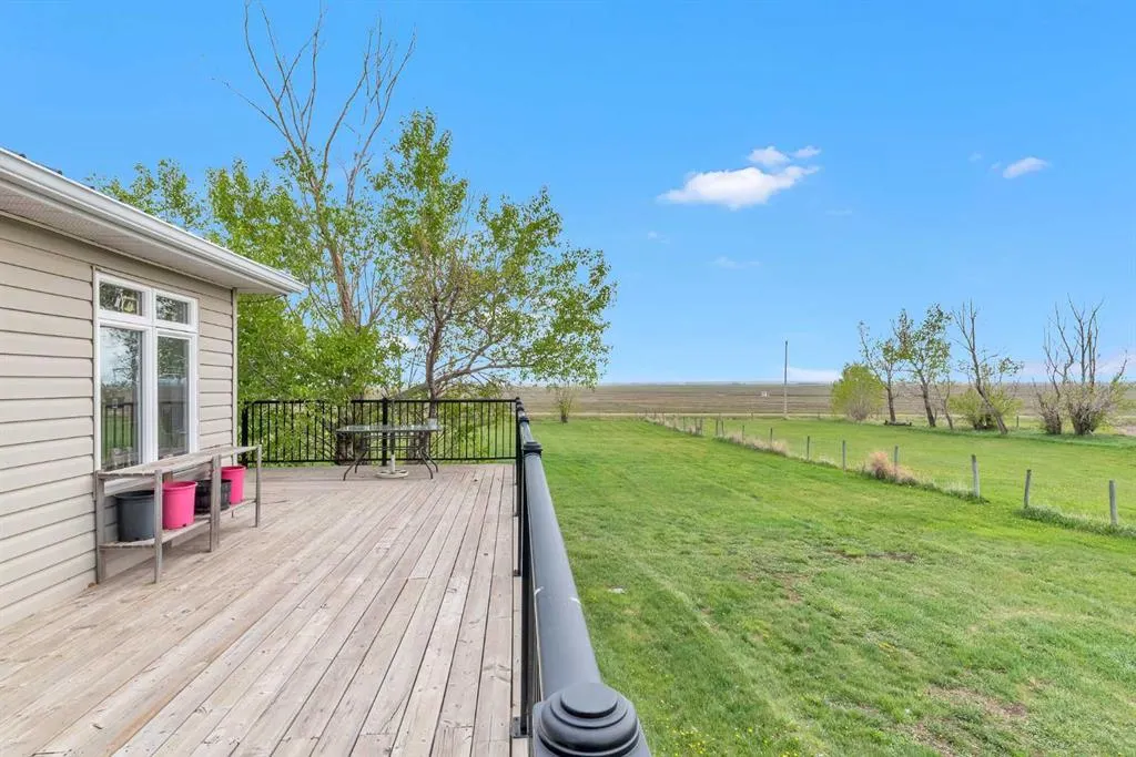 270046 Township Road 284