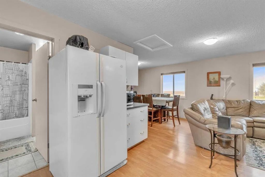 270046 Township Road 284