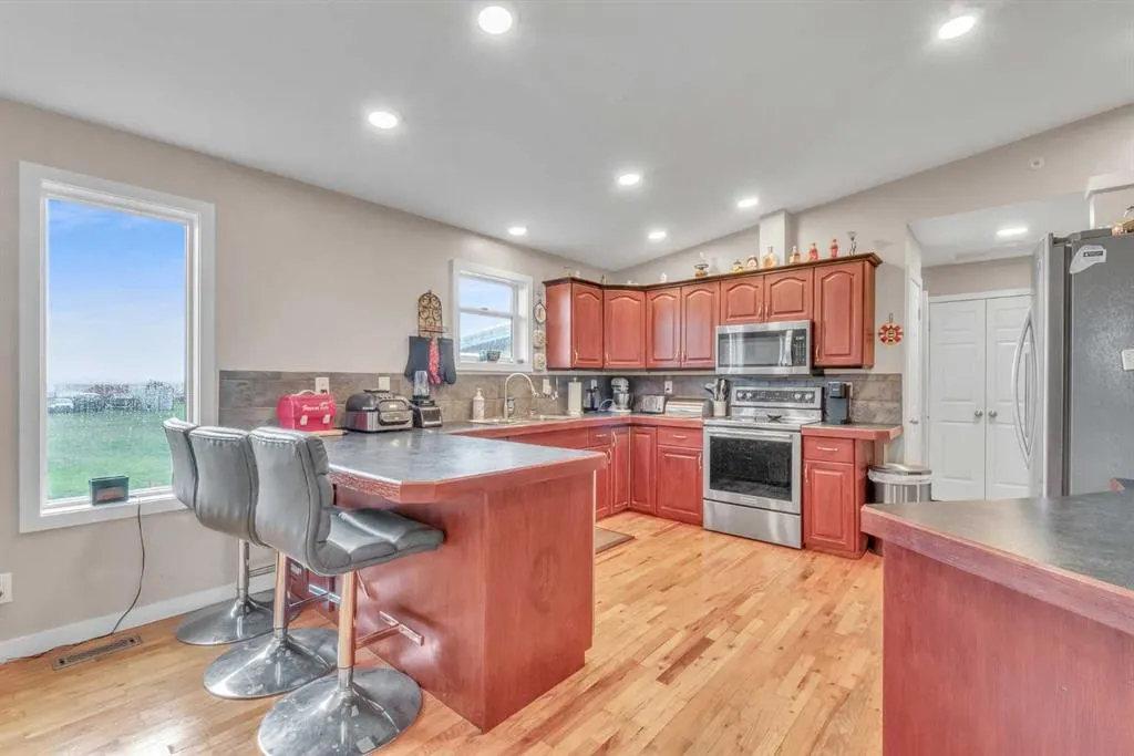 270046 Township Road 284