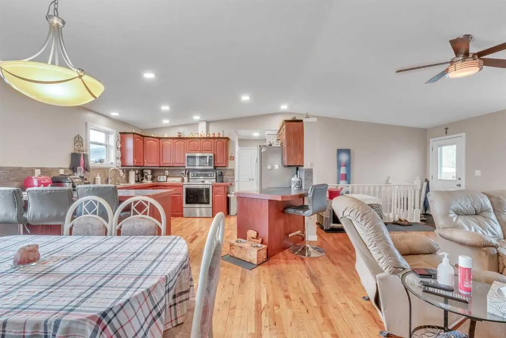 270046 Township Road 284