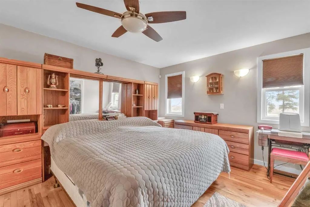 270046 Township Road 284