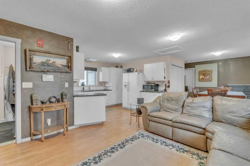 270046 Township Road 284