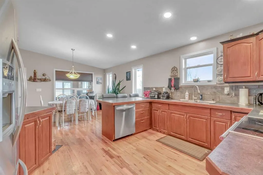 270046 Township Road 284