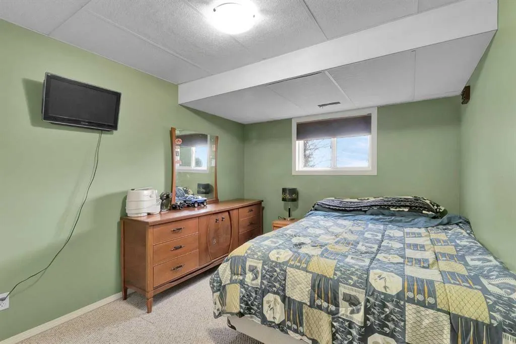 270046 Township Road 284