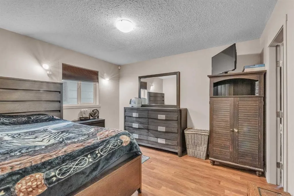 270046 Township Road 284