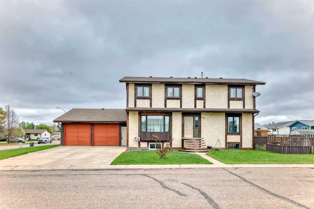 3859 51 Ave Close