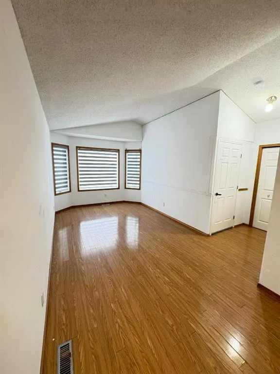 98 Tarawood Road NE