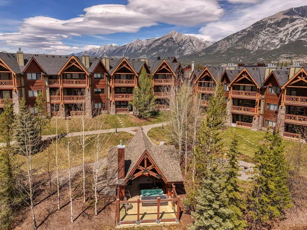 106 Stewart Creek Landing, #111