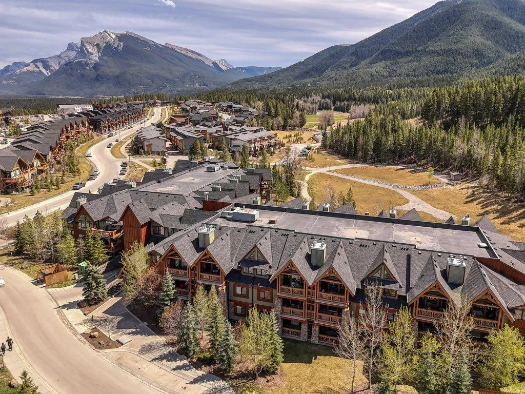 106 Stewart Creek Landing, #111