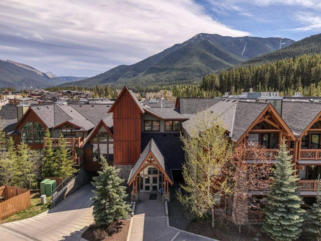 106 Stewart Creek Landing, #111