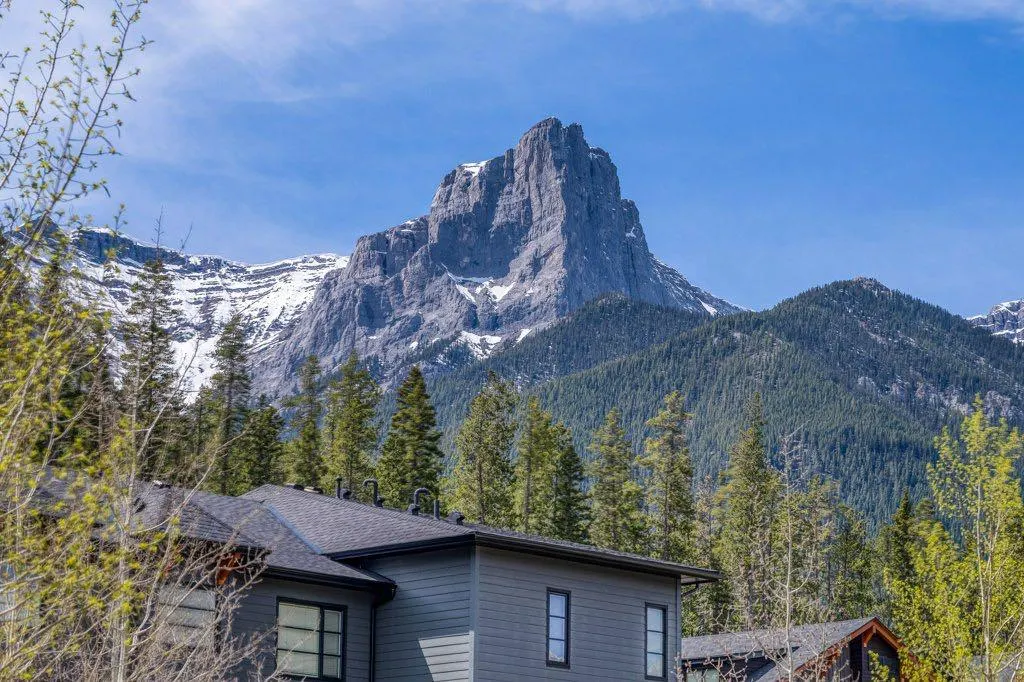 106 Stewart Creek Landing, #111