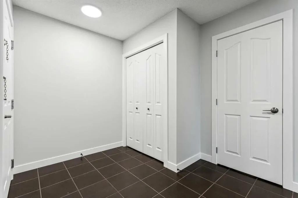 355 Taralake Way NE, #427