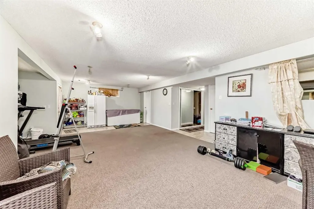 158 Panamount Drive NW
