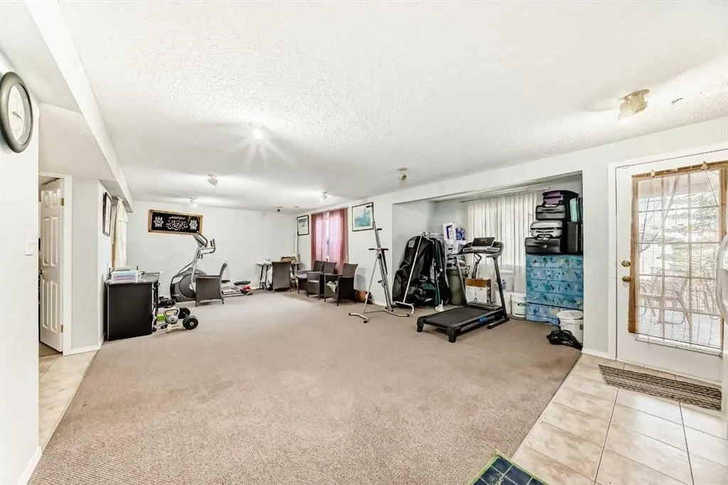 158 Panamount Drive NW